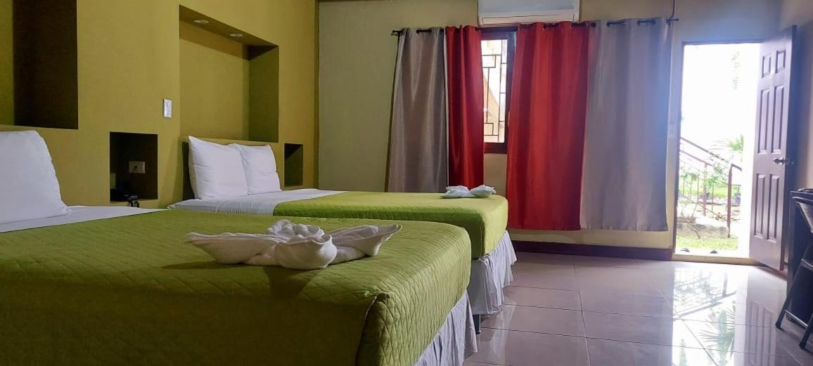 Kartagus Hotel Сан Салвадор Екстериор снимка