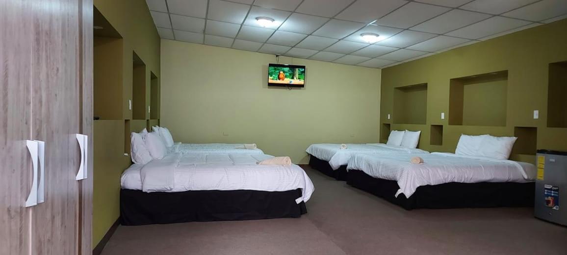 Kartagus Hotel Сан Салвадор Екстериор снимка