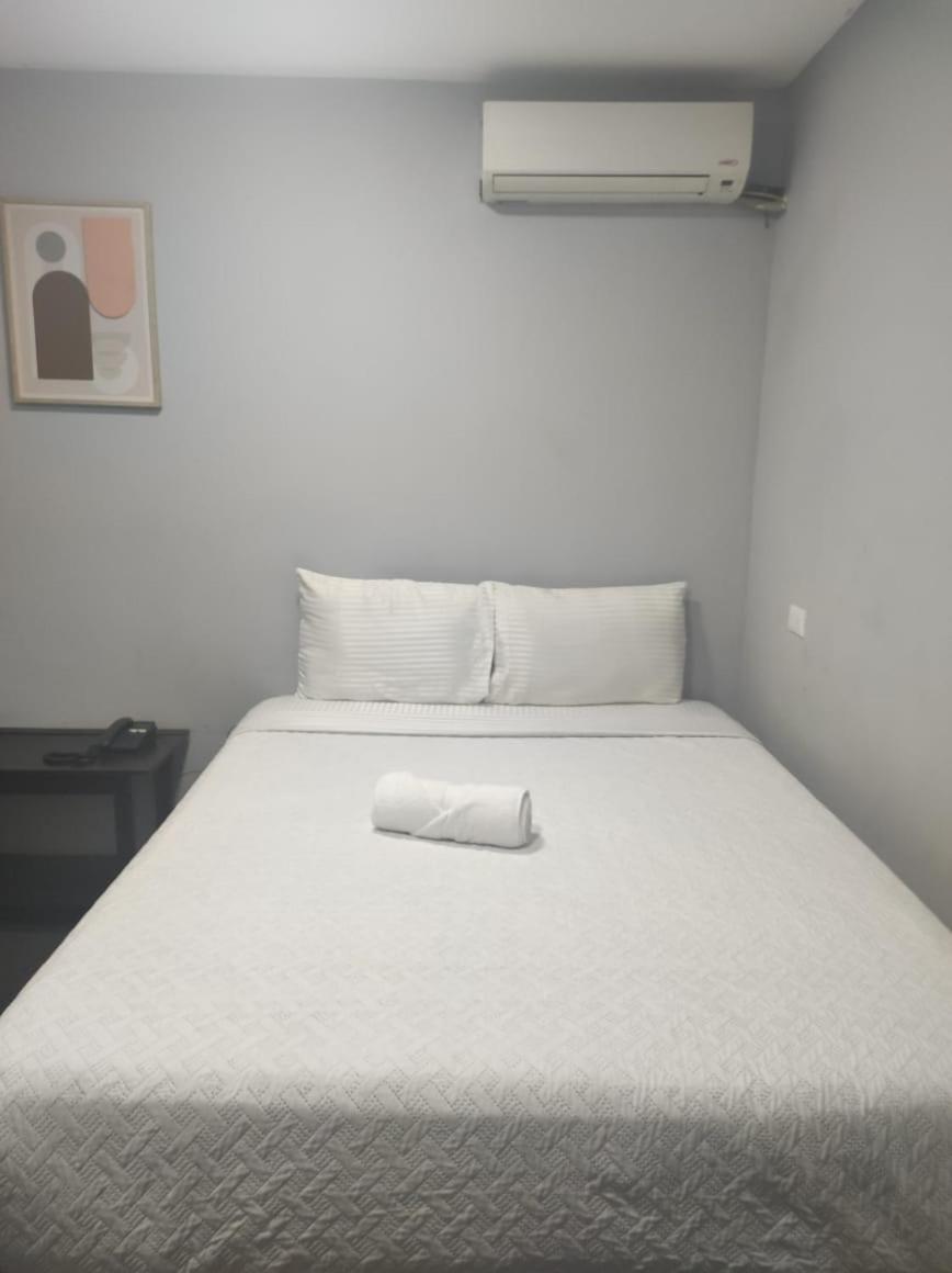Kartagus Hotel Сан Салвадор Екстериор снимка