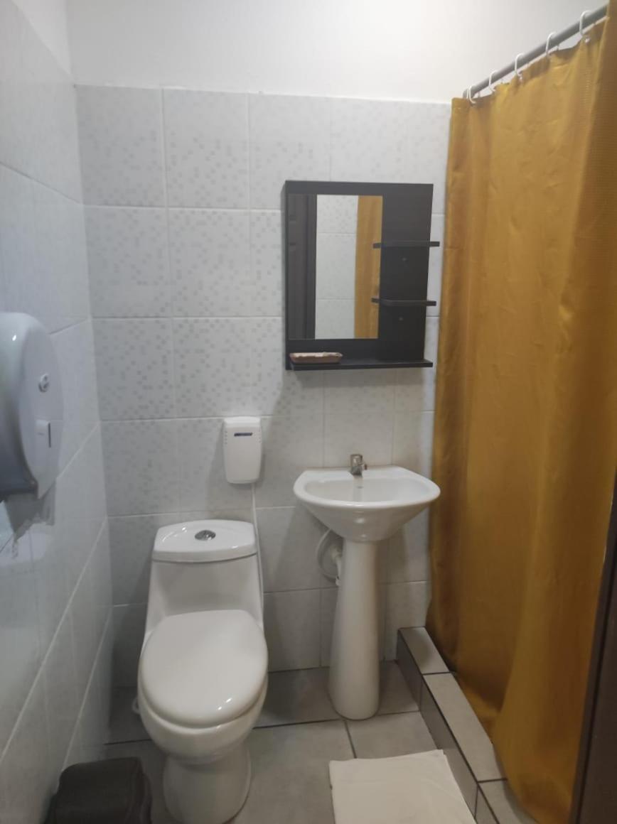 Kartagus Hotel Сан Салвадор Екстериор снимка