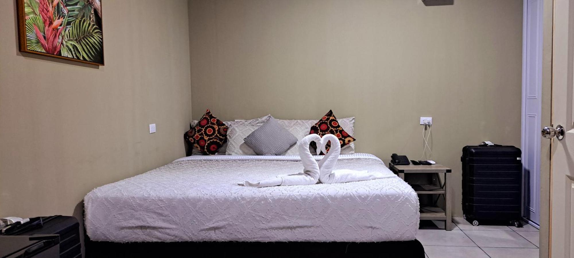 Kartagus Hotel Сан Салвадор Екстериор снимка